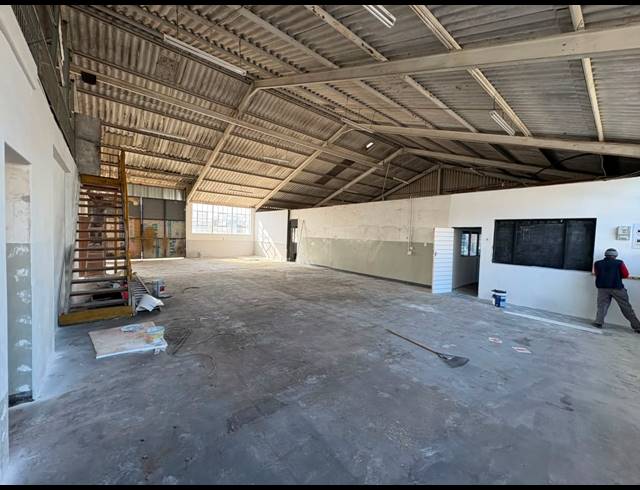 375M² WAREHOUSE TO LET IN ONVERWACHT
